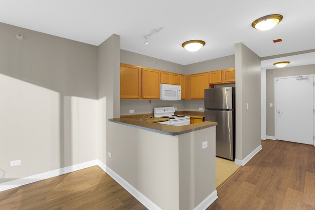 Building Photo - 222 N Columbus Dr