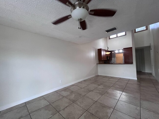 Building Photo - 4029 SW 68th Way
