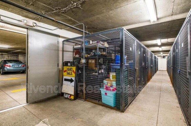 Building Photo - 1631 Emerson St