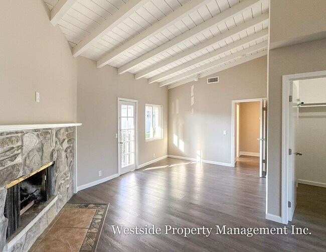 Building Photo - 8100 W 83rd St