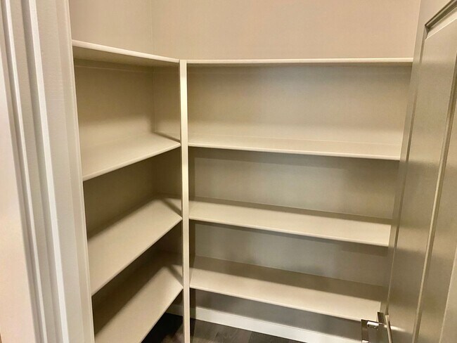 Building Photo - 61357 SE Matthew St