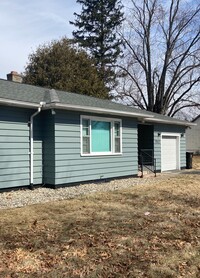 Building Photo - 19615 Sherwood Ave