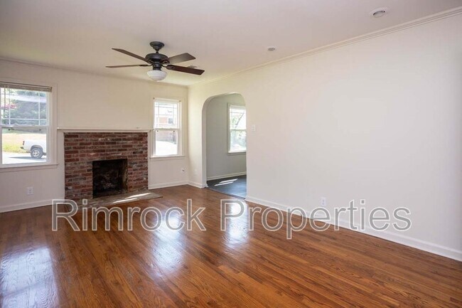 Building Photo - 2500 Durwood Rd
