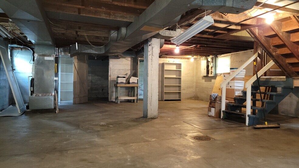 Building Photo - 3812 Taylorsville Rd