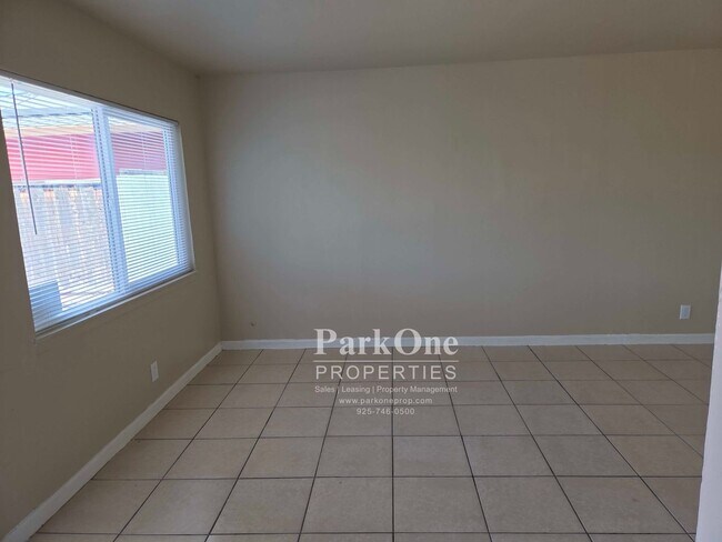 Building Photo - 919 Carpino Ave