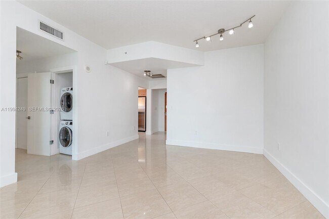 Building Photo - 31 SE 5th St