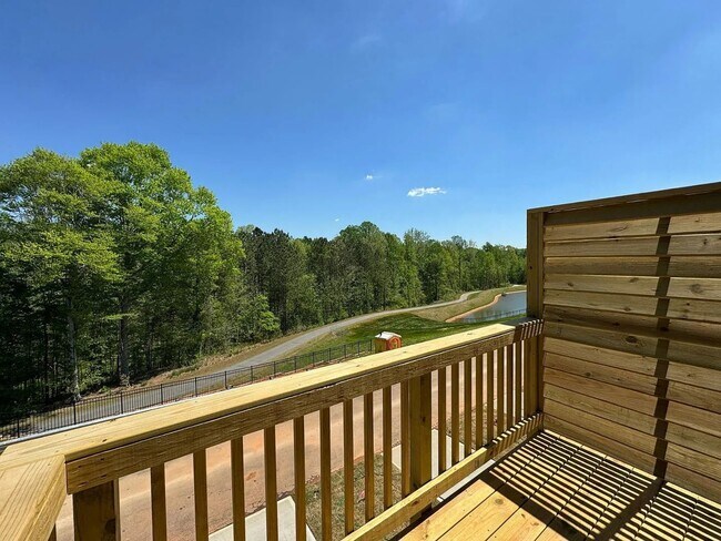Building Photo - Charming 3BR Townhome in Wake Forest