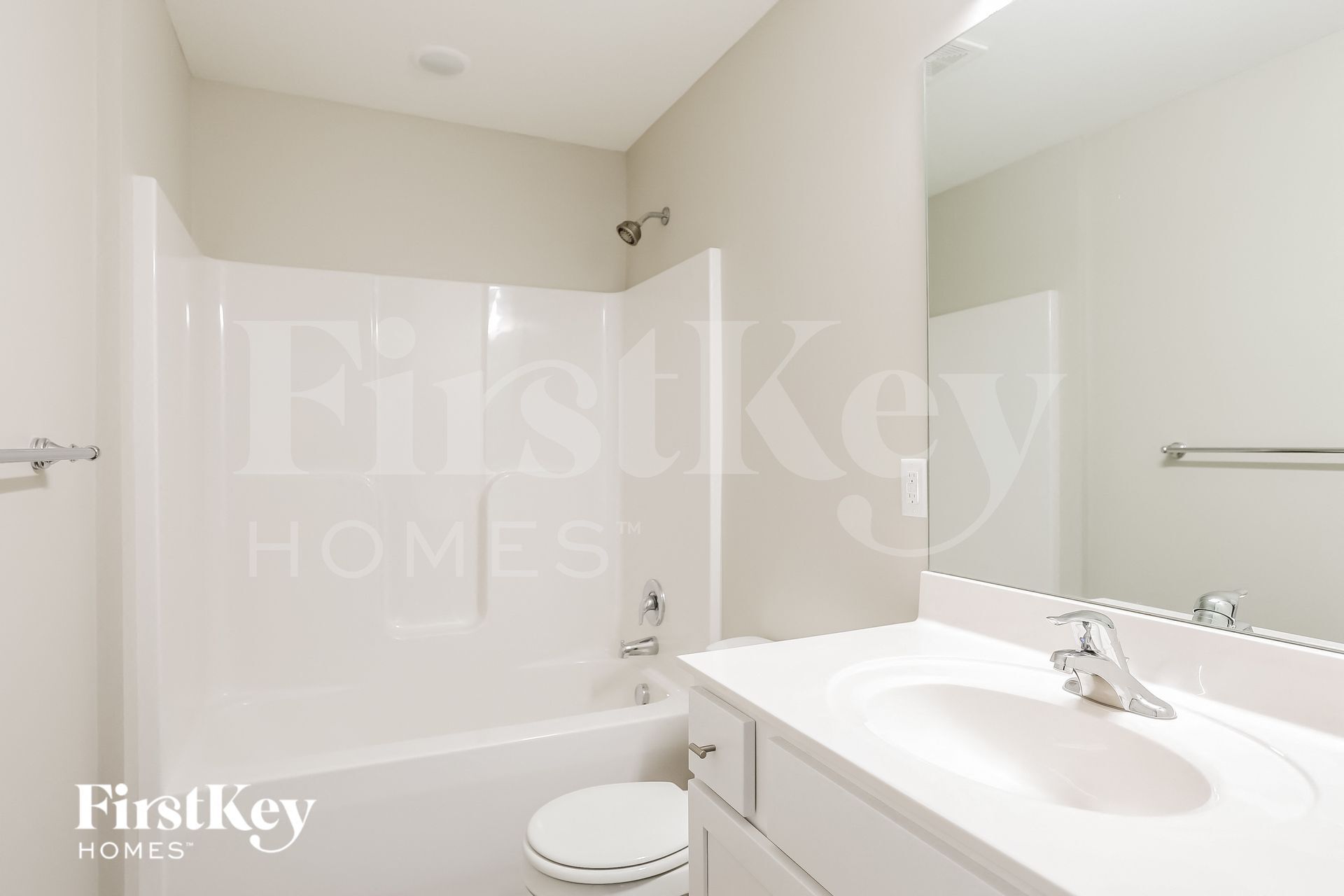 Building Photo - 5015 N Wheeling Ave