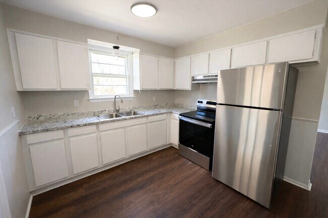 Building Photo - 108 Revere Dr