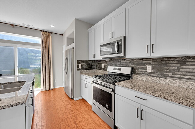 Building Photo - $2,595.00, 2-bed, 2.5-bath located in Aurora.