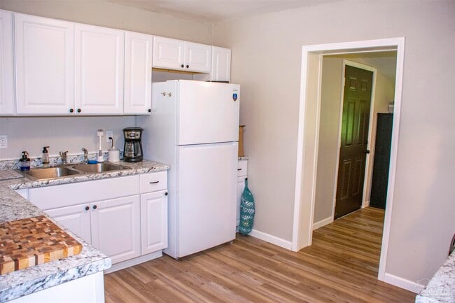 Building Photo - 5357 Locklin Ave