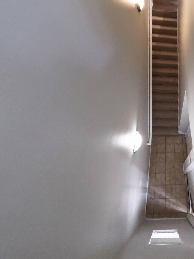 Building Photo - 2343 Vintage Dr