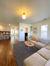 Building Photo - Cozy 2 Bed, Study/Office Room & Bath Farmhouse Cottage