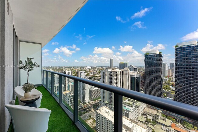 Building Photo - 1100 S Miami Ave