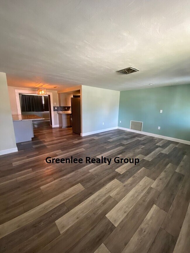 Building Photo - Fully Updated 3 Bed/2Bath Pool Home in New...