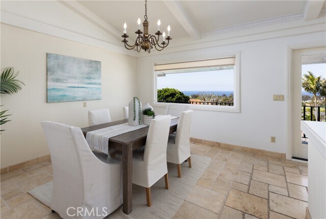 Building Photo - 318 Avenida Costanso