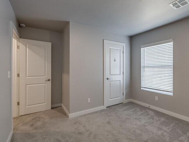 Building Photo - 508 NW 176th Terrace