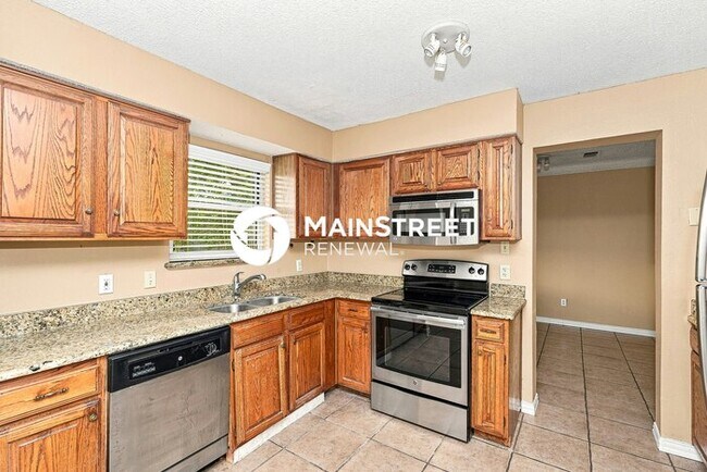 Building Photo - 3 Bedroom Pet-Friendly Home in Watauga, TX with Main Street Renewal