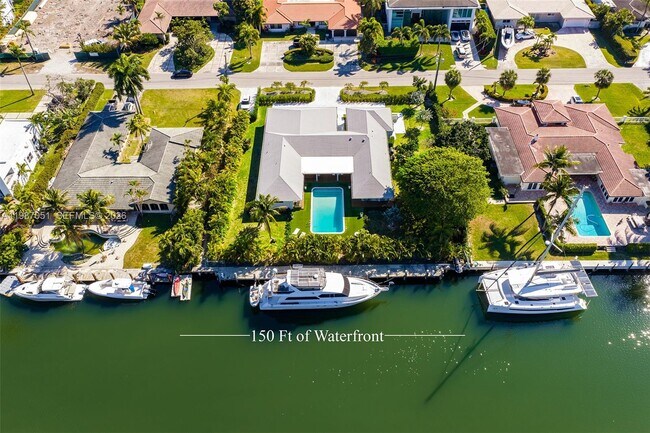 Building Photo - 424 Alamanda Dr