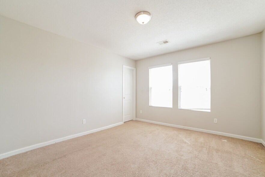 Building Photo - 10038 Chariden Dr