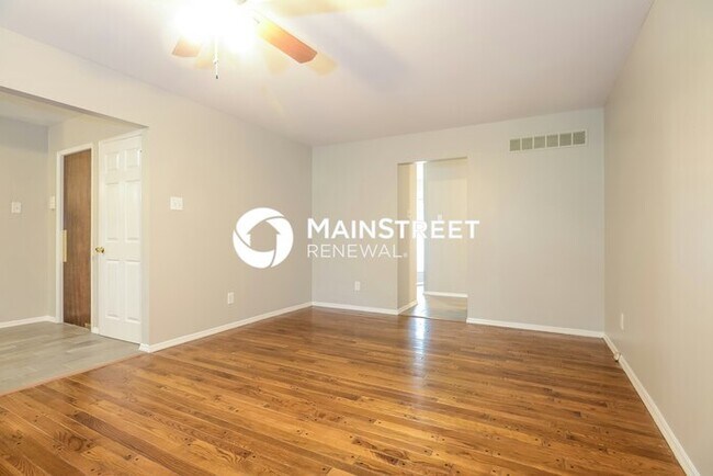 Building Photo - 4 Bedroom Pet-Friendly Home in Florissant,...