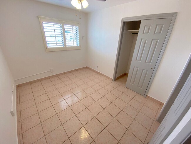 Building Photo - Pittsburg 2117 A