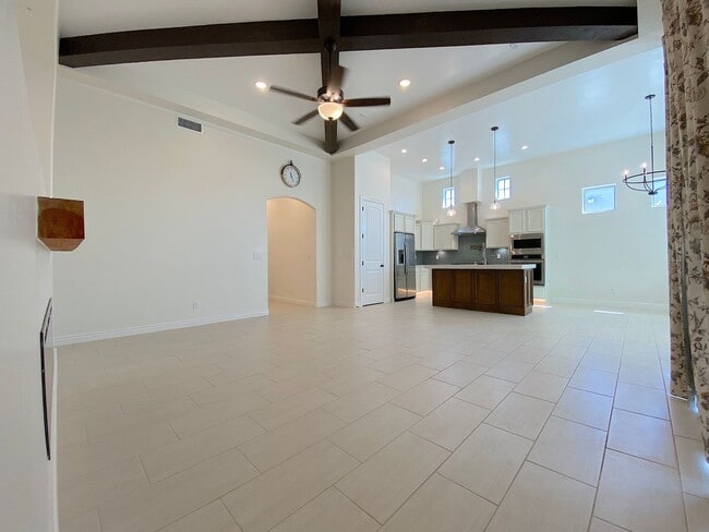 Building Photo - East El Paso 4 bed/ 2.5 Bath Refrig A/C