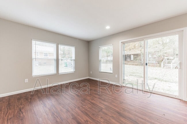 Building Photo - 7461 Elwood Dr