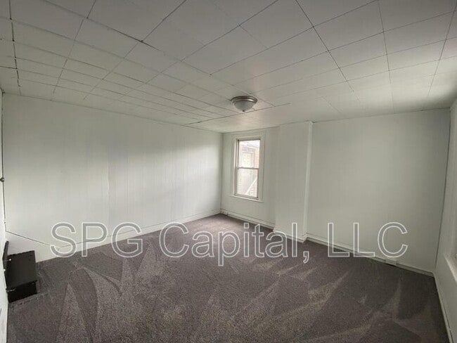 Building Photo - 340 S Second St