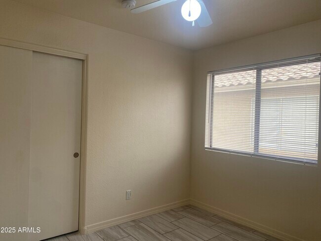 Building Photo - 8563 W Mission Ln