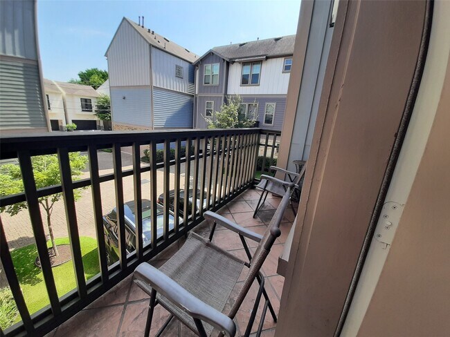 Building Photo - 4315 Schuler St