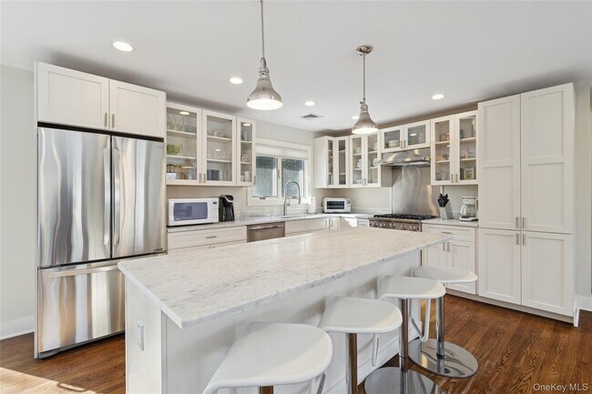 Building Photo - 6 Sunset Rd