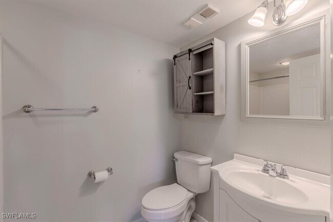 Building Photo - 2885 Palm Beach Blvd