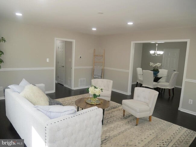 Building Photo - 35600 Sassafras Dr