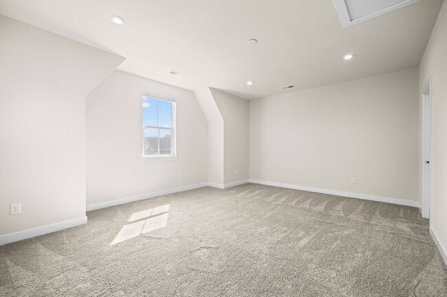 Building Photo - Beautiful 5 Bedroom Home with Attached In-...