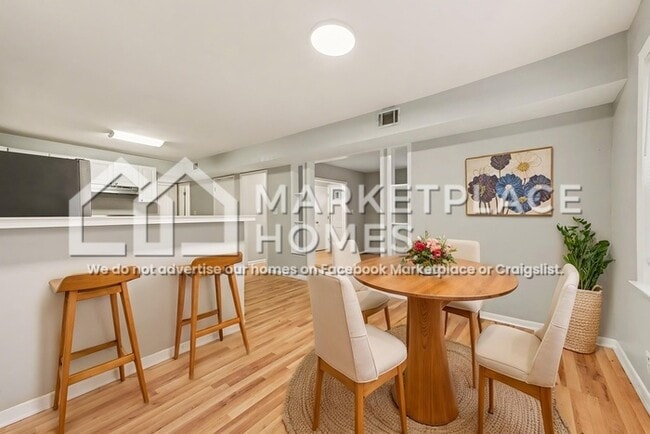 Building Photo - 427 Whispering Pines Dr