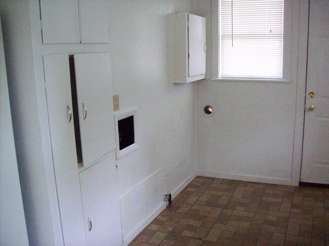 Building Photo - STATUS: -AVAILABLE- | R191A | $1250