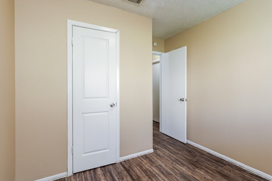 Building Photo - 2949 Moss Plain Dr