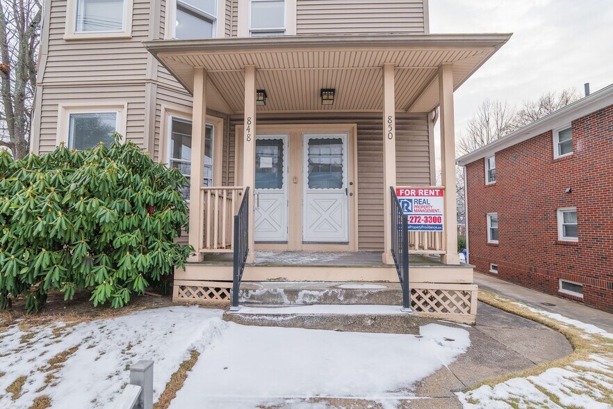 Building Photo - 848 Smith St