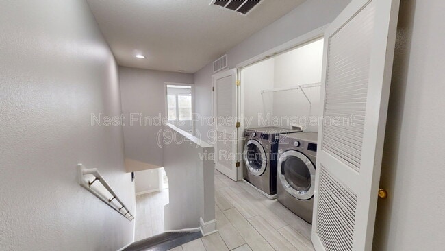 Building Photo - 6032 Bartram Village Dr