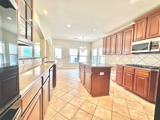 Building Photo - 26223 Longmont Park Ln