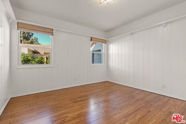 Building Photo - 5733 Radford Ave