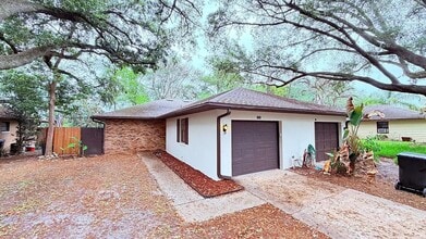 Building Photo - 7909 Richwood Dr