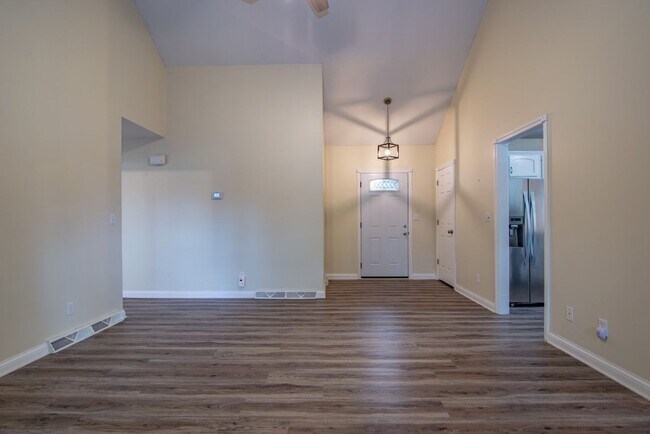 Building Photo - 426 Ridgecrest Rd