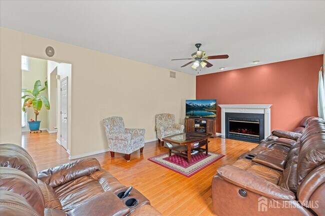 Building Photo - 7 Joda Ct