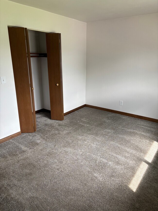 Building Photo - Mosinee Apartments