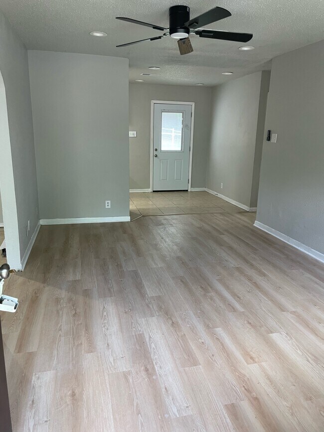 Building Photo - 1338 McCall St