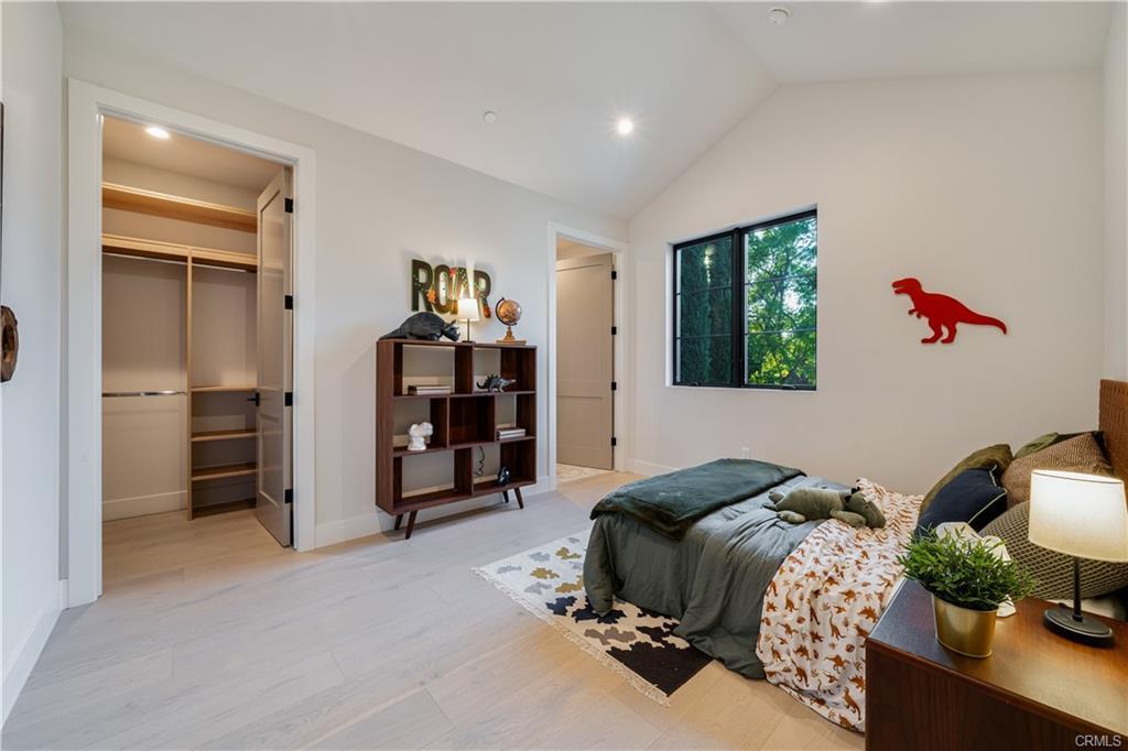 Building Photo - 4634 Vesper Ave