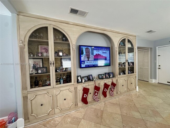 Building Photo - 120 Pocatella St