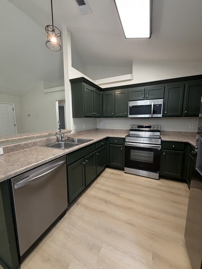 Building Photo - 6130 Ashton Woods Cir